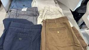 lot 2082 image: Mens shorts size 36