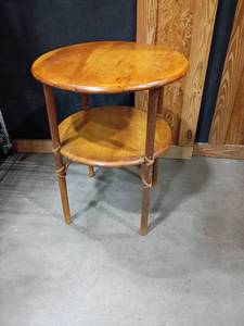 lot 3008 image: Mid-Century Two-Tier Round Side Table.  27 x 21