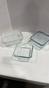 lot 3128 image: Pyrex and other glass bakeware with snap on lids