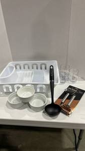 lot 3131 image: Dish drain rack and more