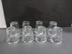 lot 3133 image: Set of 8 Clear Glass Tumblers
