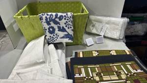 lot 3154 image: 1 panel curtain 70 inches tall, cloth dinner napkins and kore