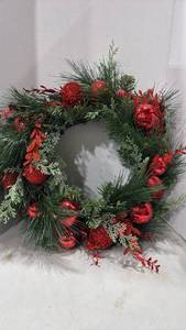 lot 3175 image: Prelit Christmas wreath 23 inches in diameter