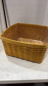 lot 4009 image: Longaberger Handwoven Basket with Protector