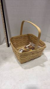 lot 4013 image: Longaberger Handwoven Square Market Basket