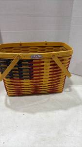 lot 4016 image: Longaberger Collectors Club Handwoven Basket