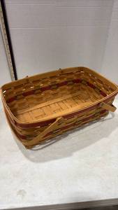 lot 4029 image: Longaberger Market Basket with Red Accent