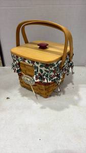 lot 4030 image: 1995 Longaberger Holly Berry Basket