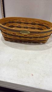 lot 4034 image: Longaberger Traditions Collection Basket