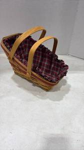 lot 4037 image: Longaberger Handwoven Basket with Plaid Liner