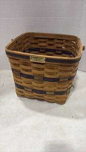 lot 4052 image: Longaberger Handwoven Square Basket with Blue Accents