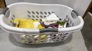 lot 5001 image: Laundry basket with towels and more