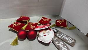 lot 5020 image: Christmas decor