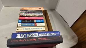 lot 5021 image: Mary Higgins Clark and other books