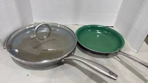 lot 5029 image: Green pan frying pans