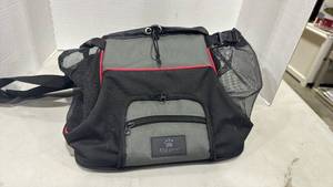 lot 5044 image: Top Paw Pet Carrier Bag