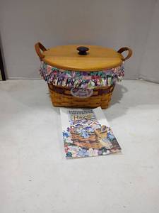 lot 4074 image: Longaberger Basket.  Petunia Basket with Lid