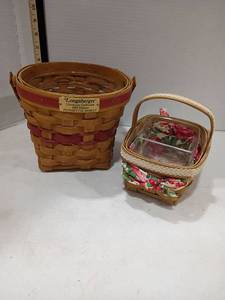 lot 4084 image: Longaberger Christmas Collection 1988 Poinsettia Basket Set