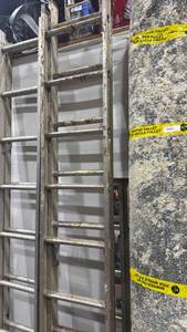 lot 3021 image: 8 step aluminum ladder
