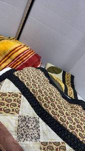 lot 3028 image: Queen size blanket and pillow cases and throw blanket