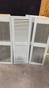 lot 3184 image: 8 Wooden Window Shutters 43x15