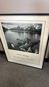 lot 3204 image: Framed wall decor 28.5x22