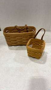 lot 4104 image: Longaberger baskets