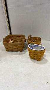 lot 4110 image: Longaberger baskets