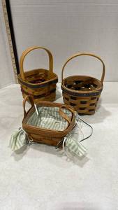 lot 4111 image: Longaberger baskets