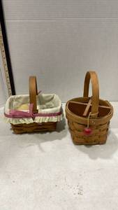 lot 4112 image: Longaberger baskets