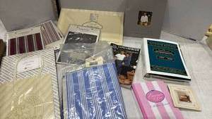 lot 4146 image: Longaberger Basket Collection Books and Materials Set