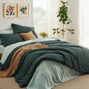 lot 13652 image: Forest Green sheet set with pillow cases