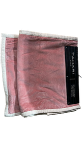 lot 20362 image: Pink Cotton Velvet Table Runner 16�� x 90��