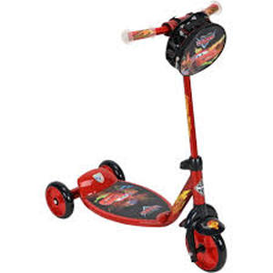 lot 3114 image: Disney Cars Lightning McQueen 3-Wheel Light Up Scooter