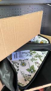 lot 11976 image: Floral Print Car Seat Protection