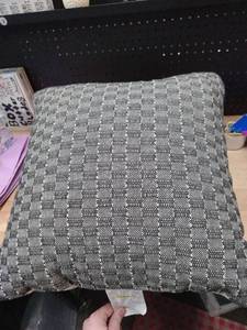 lot 17275 image: Gray Geometric Pattern Fabric Pillow21x21in