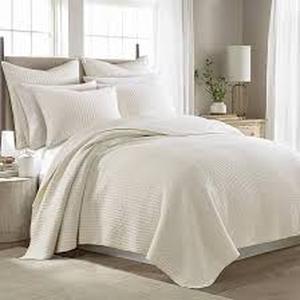 lot 11927 image: Cross Stitch Cotton Quilt Set - FullQueen Size