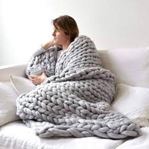lot 13801 image: Chunky Knit Grey Throw Blanket