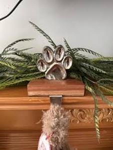 lot 17270 image: Pet Paw Stocking Holders Set