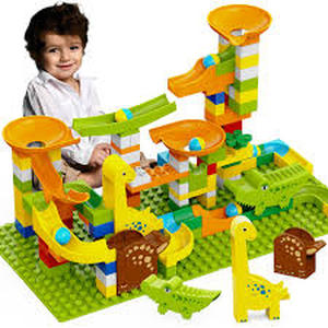 lot 17309 image: YY.Landtoys Marble Run Building Blocks Set - 138 Pieces