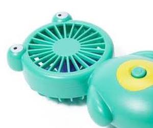 lot 20421 image: Green Monster Portable USB Fan (cosmetic damage)