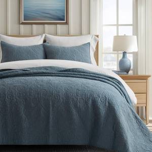 lot 11496 image: EVERGRACE 100% Cotton Paisley Quilt Set, King Size 3 Piece Set �� Prewashed Lightweight Bedspread with 2 Shams, Soft & Breathable Matelasse Coverlet for All-Season Comfort, Stormy Blue