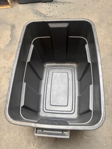 lot 5127137 image: Beige storage bin without lid and damaged  - Retail $5