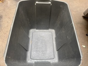 lot 5127139 image: Grey Plastic Storage container  - Retail $5