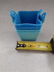 lot 16009 image: Silicone Square Baking Cup Set of Four  - Retail $0