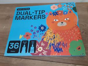 lot 16065 image: Artistro 36 Color Dual-Tip Markers Set - Retail $15
