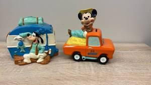 lot 2 image: Vintage Mickey and Goofy banks - Retail $40