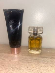 lot 18 image: Sofia by Sofia Vergara Perfume and Lotion Set - Retail $45