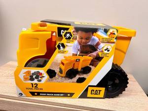 lot 41 image: CAT Construction Dump Truck Sand Play Set - Retail $29
