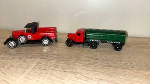 lot 47 image: Texaco Service Truck and Crown Gasoline Tanker Model Set - Retail $45